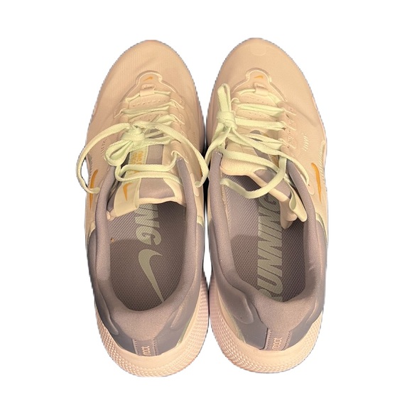 Nike React Escape Running Shoes - Picture 6 of 9